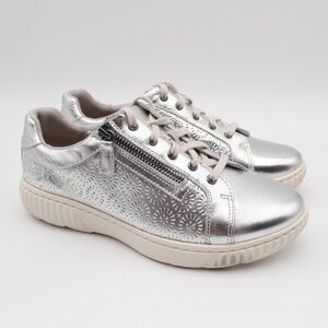 Clarks Caroline Rio Sneakers Womens 7.5W Wide Width Silver Leather Shoes